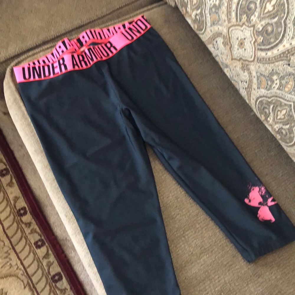 Under armour leggings great tummy control!!!